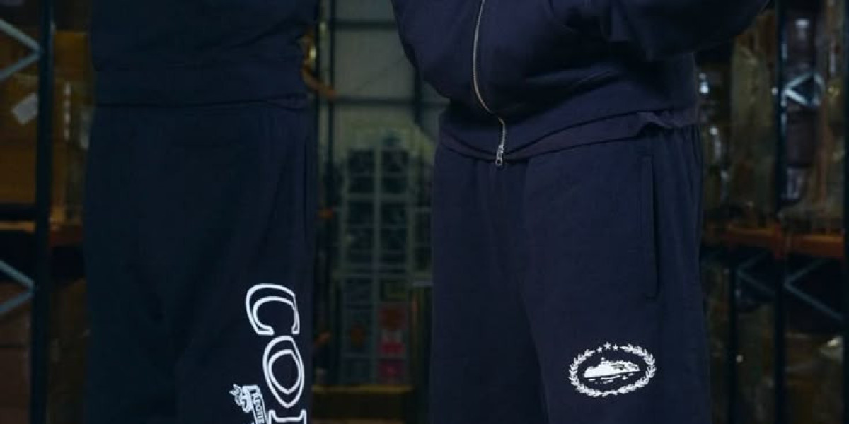 How to Wear Streetwear for Winter Casual Looks