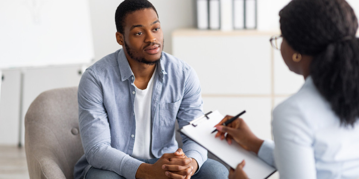Exploring Counselling Options at a Mental Health Clinic Toronto | Individual, Group & Online Support