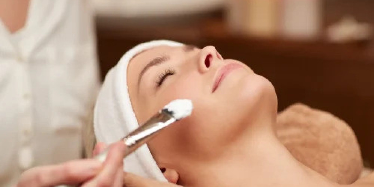 Facial Harmony in Minutes – Escape to Dream Brows & Beauty