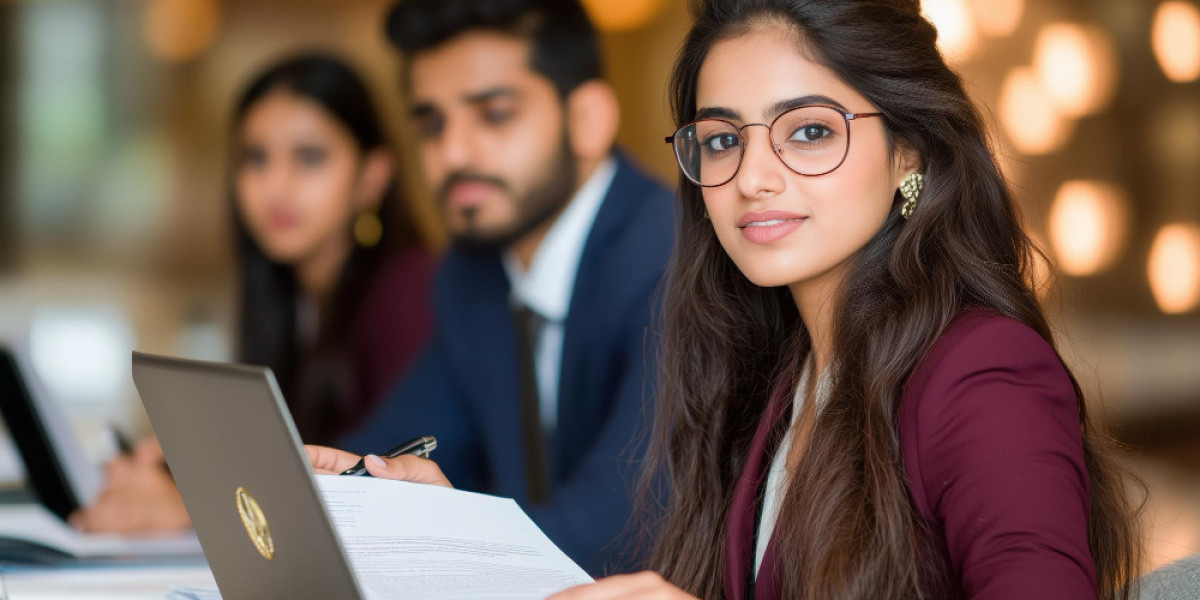 Top Reasons to Pursue an Online BBA in Business Analytics in 2026