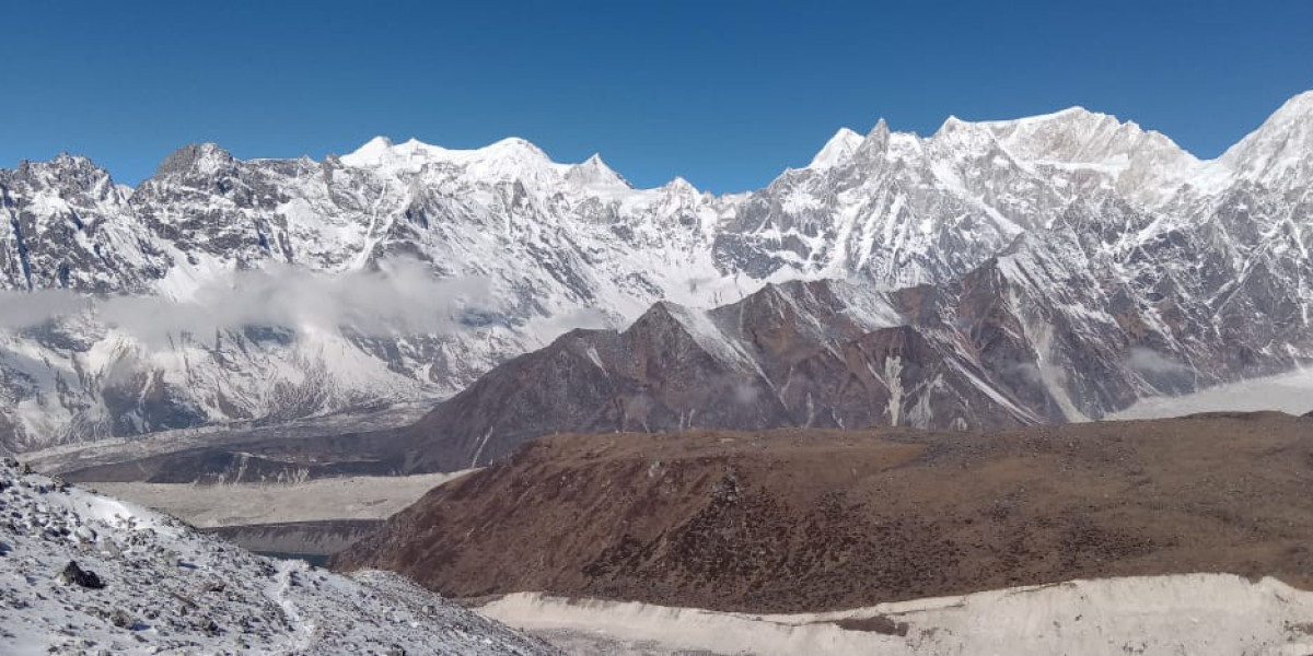 Mount Everest Base Camp Tour: Trekking Essentials