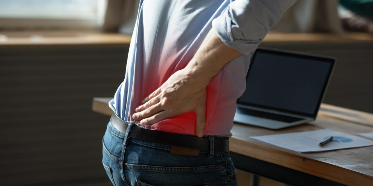 Why Physiotherapists Recommend Early Sciatica Treatment Dubai
