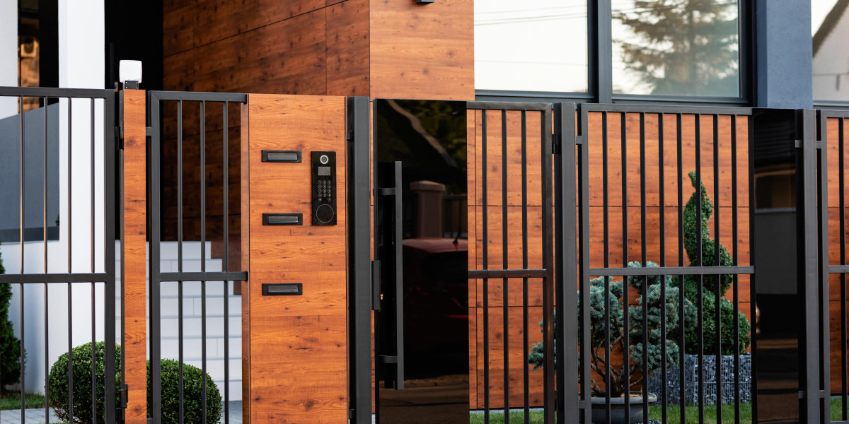 Ways Fences Can Save You Money on Home Maintenance