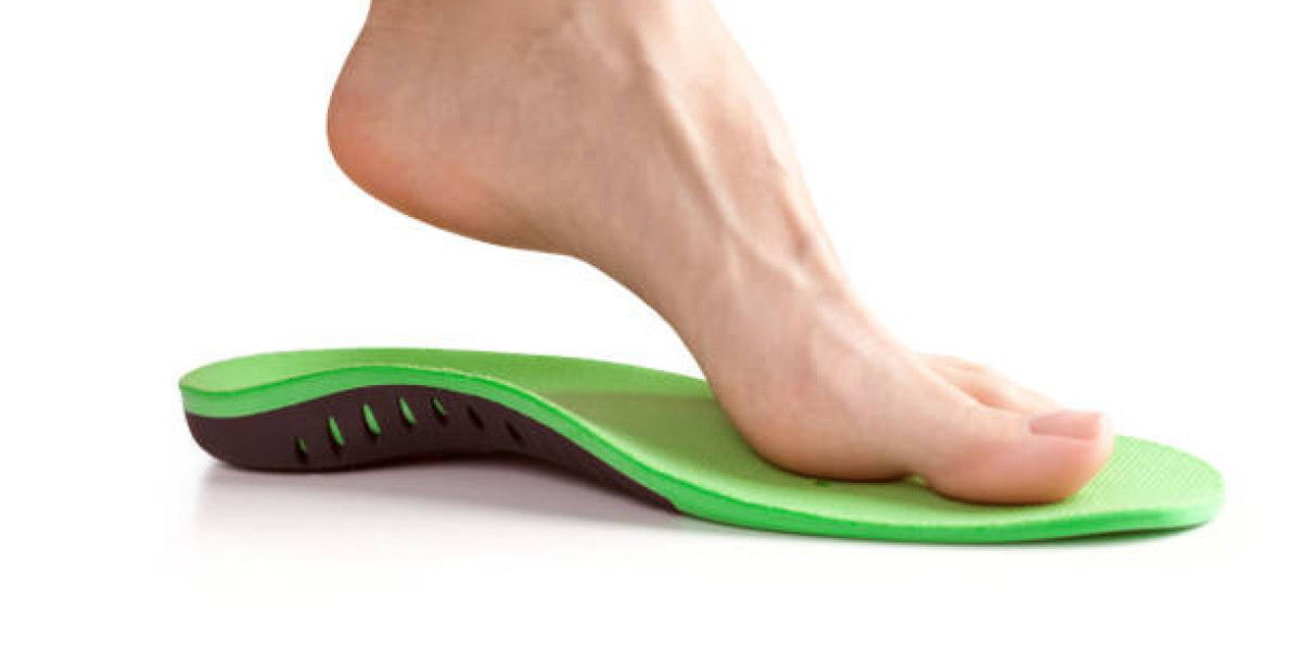 Athletic Insoles: Enhancing Performance and Preventing Foot Injuries