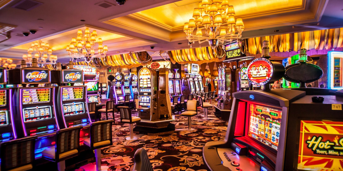 The Rise of Live Dealer Games: Bridging the Gap Between Online and Land-Based Casinos