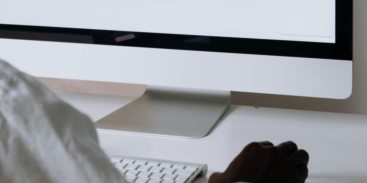 Why Small Businesses Should Invest in an Email Marketing Service