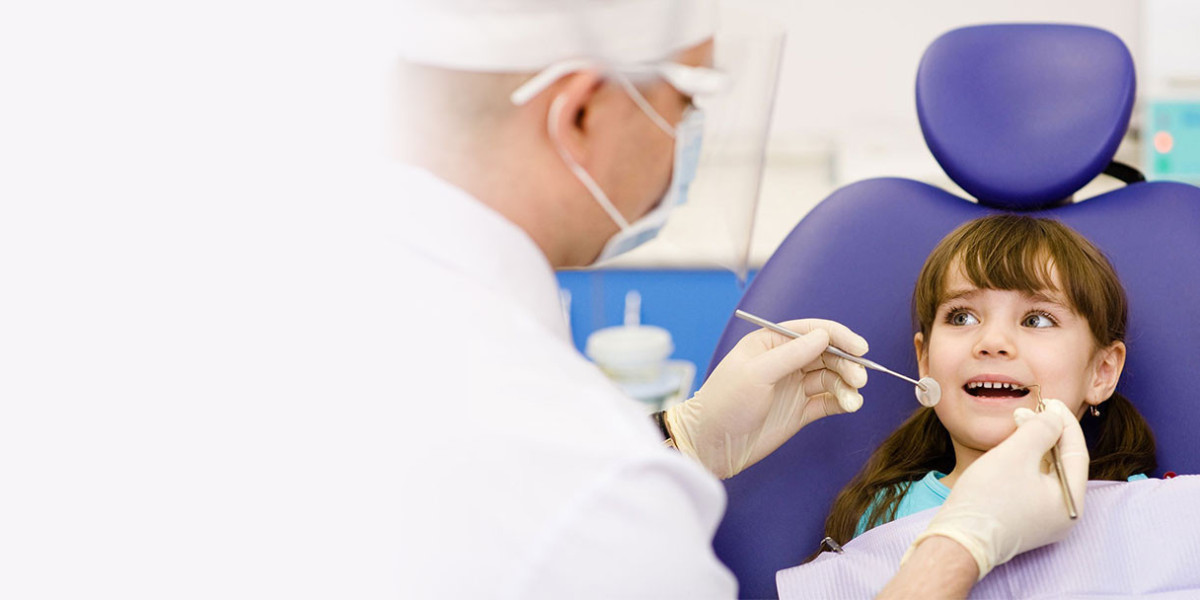 Say goodbye to dental problems: Why Family dentistry is essential for your good oral health?