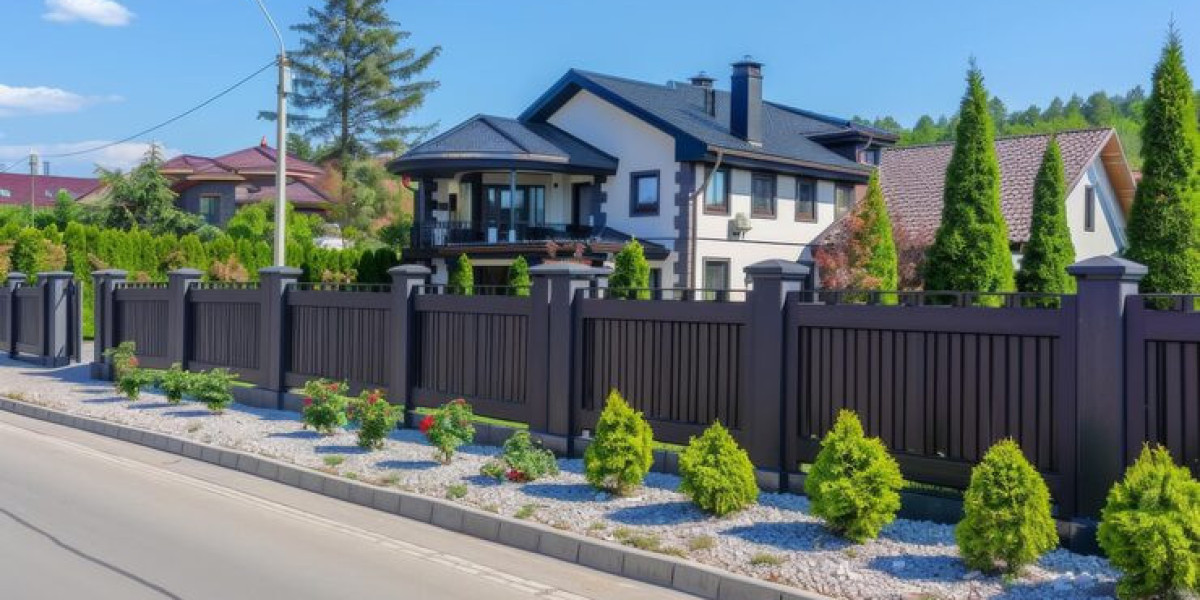 Choosing the Best Backyard Fence Company Near Me for Your Home