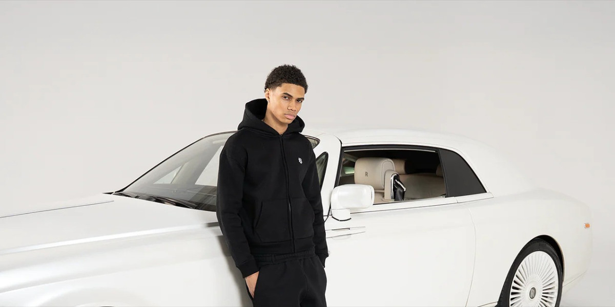 Suvene Vetements Fabric Sourcing Favors Durable Natural Fibers